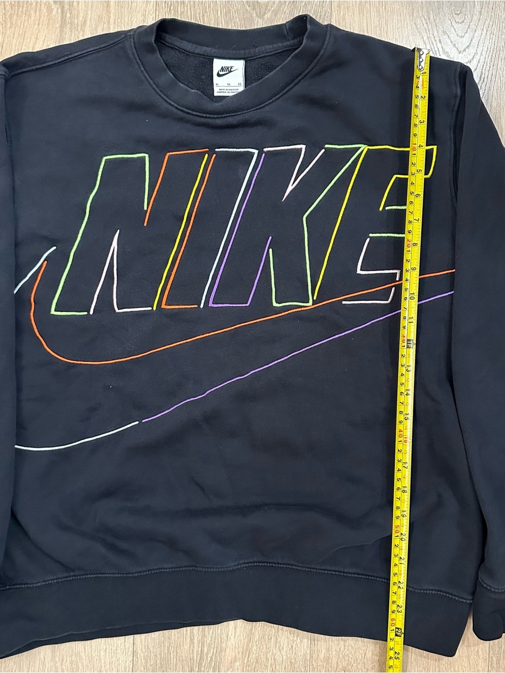 Rare Men’s Nike Black Crewneck Sweatshirt with Neon Outline Logo size XL - Picture 5 of 6